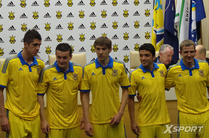 Игроки сборной Украины демонстрируют свою новую форму / Виктор Глухенький, XSPORT