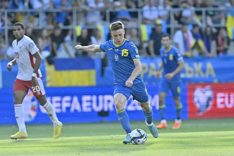 Цыганков – в третий раз подряд стал лучшим игроком матча за сборную Украины