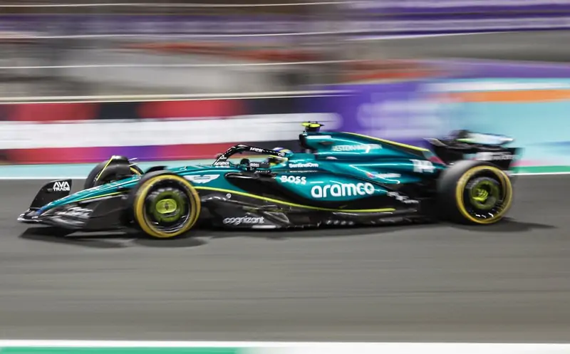 Алонсо стал самым быстрым в первый день уик-энда Гран-При Саудовской Аравии
