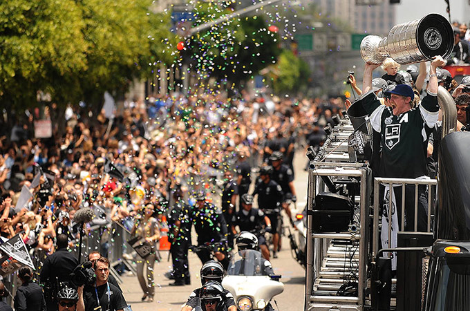 В Лос-Анджелесе прошел парад по случаю чемпионства «Кингс»
