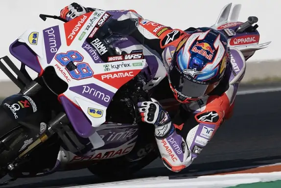 Мартин завоевал поул на Гран-при Катара MotoGP