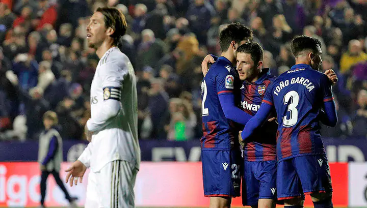 «Реал» сенсационно уступил «Леванте» и потерял лидерство в чемпионате Испании 
