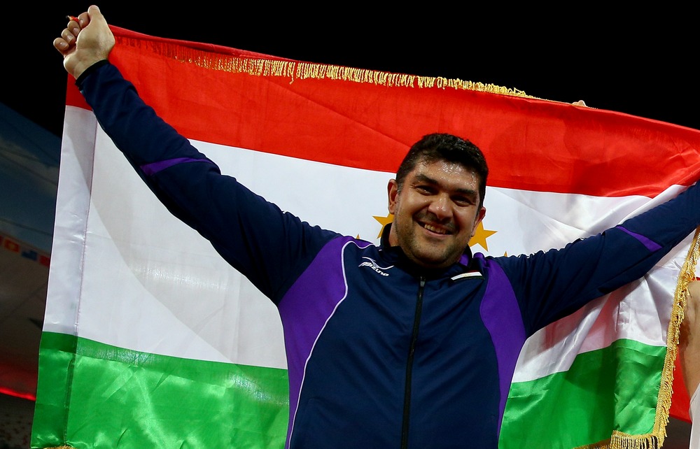 Иван Тихон занял второе место в олимпийских соревнованиях по метанию молота