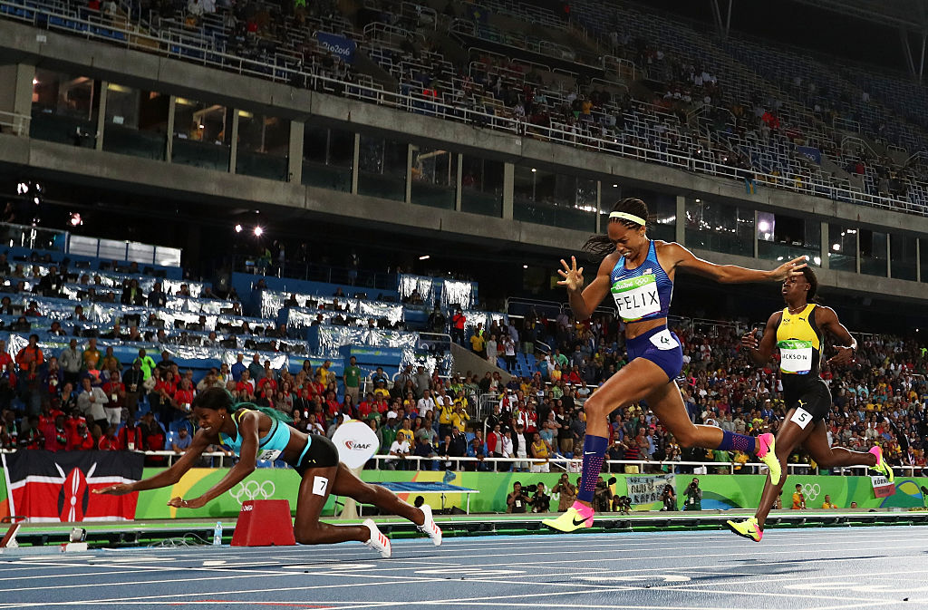 Миллер из Багам — олимпийская чемпионка в беге на 400 м