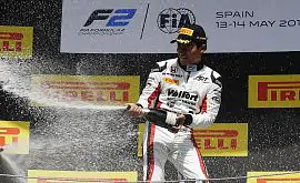 Формула-2: провал лидеров на старте и финише и неожиданная победа Мацушиты