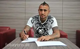 «Бавария» официально подписала контракт с Видалем