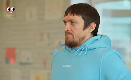 Чемпионский пример. Усик принял участие в «Руханке» для детей в рамках Всеукраинской школы онлайн