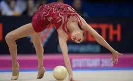 Ризатдинова не поднялась на первое место после упражнений с мячом