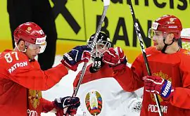 Сборная России добыла третью победу кряду на чемпионате мира, разгромив Беларусь