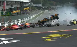 Страшная авария с участием Алонсо на старте Гран-при Бельгии. Видео