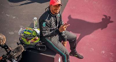 Босс Mercedes: «Хэмилтон пытается поддерживать моральный дух команды, даже если результатов нет»