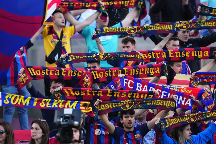 Фанати Барселони влаштували заворушення біля готелю з футболістами ПСЖ