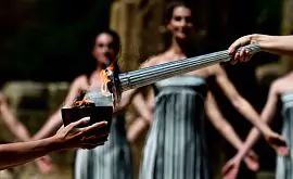 В Стародавній Олімпії запалили вогонь Ігор в Парижі: у Франції на нього чекають до 8 травня