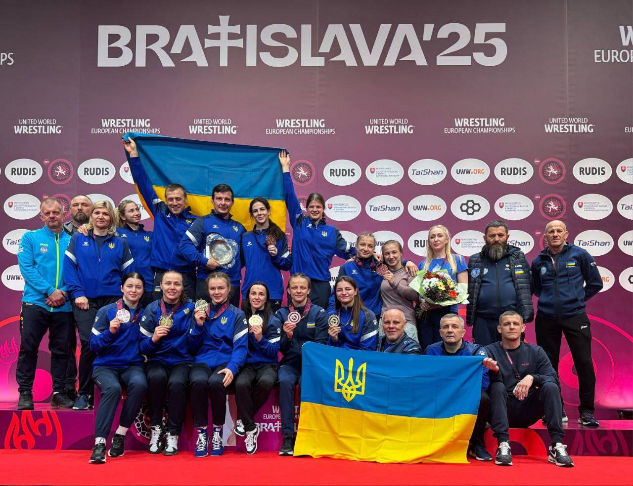 Збірна України з жіночої боротьби / Фото - UWW