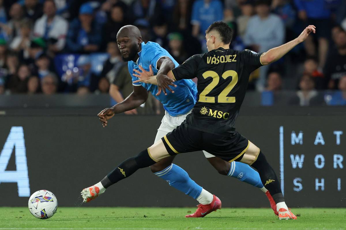 Johan-Vasquez-Romelu-Lukaku-Napoli-Genoa.jpg