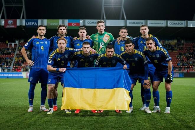 Україна111