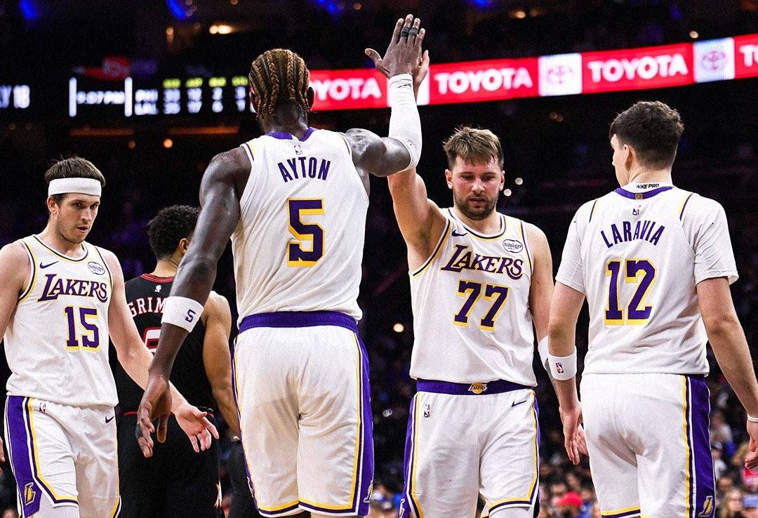 Лос Анджелес Лейкерс