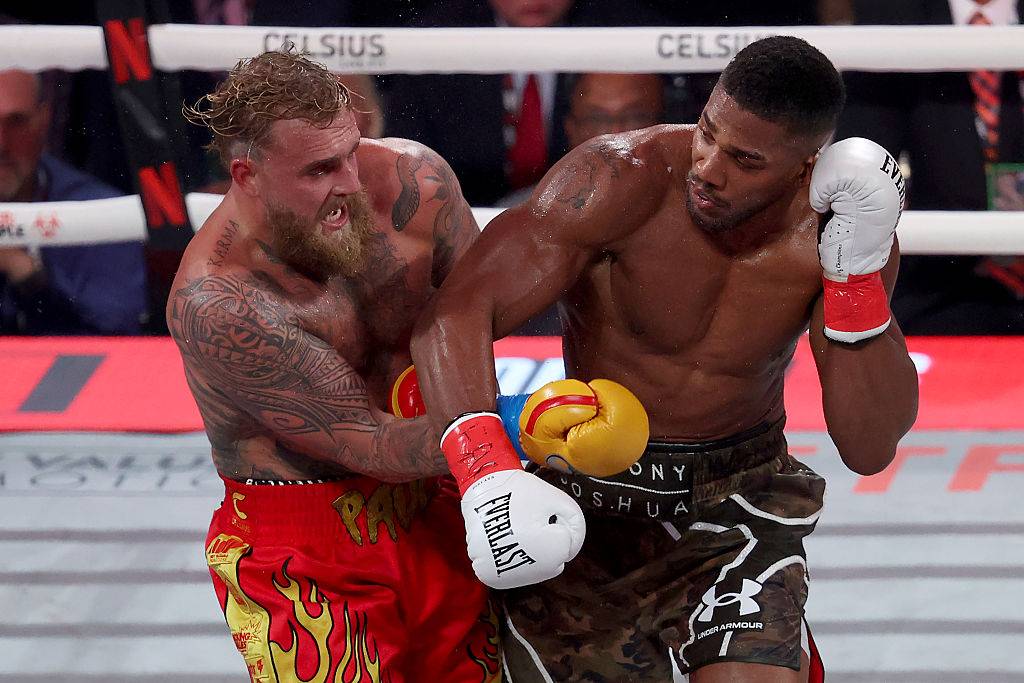 Джейк Пол та Ентоні Джошуа