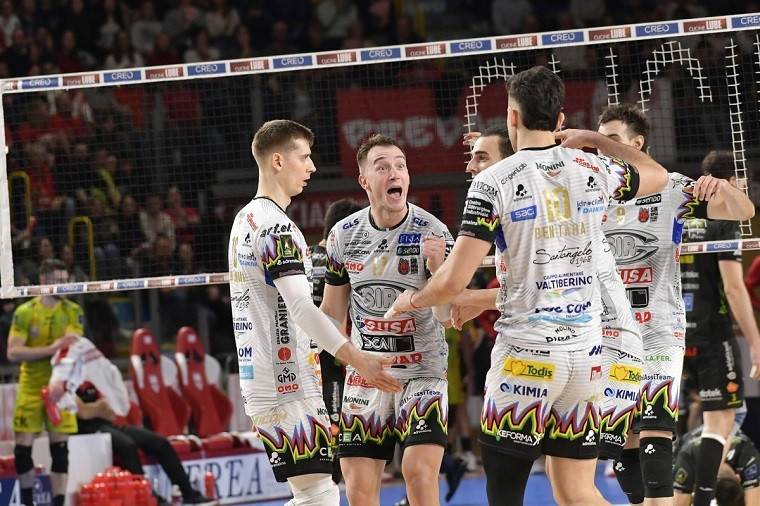 Олег Плотницький