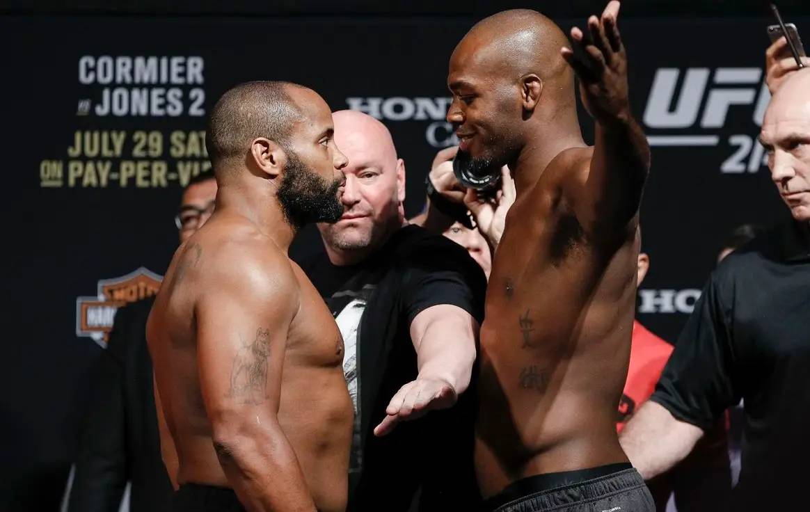 Даніель Корм'є та Джон Джонс