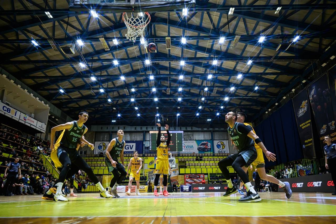 Київ Баскет і Дніпро