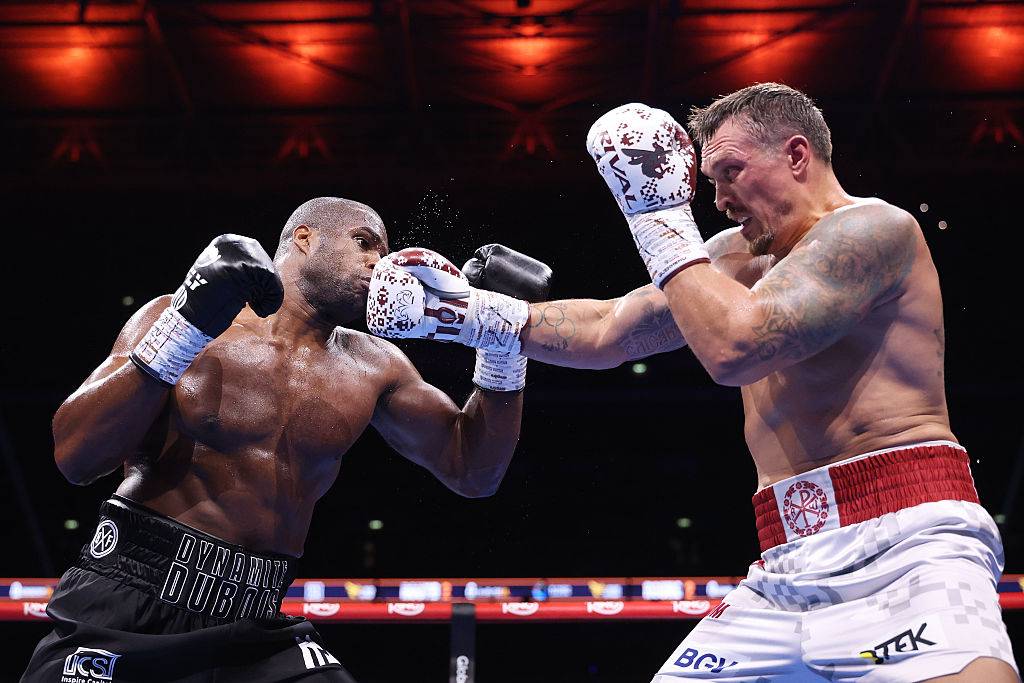 Усик і Дюбуа