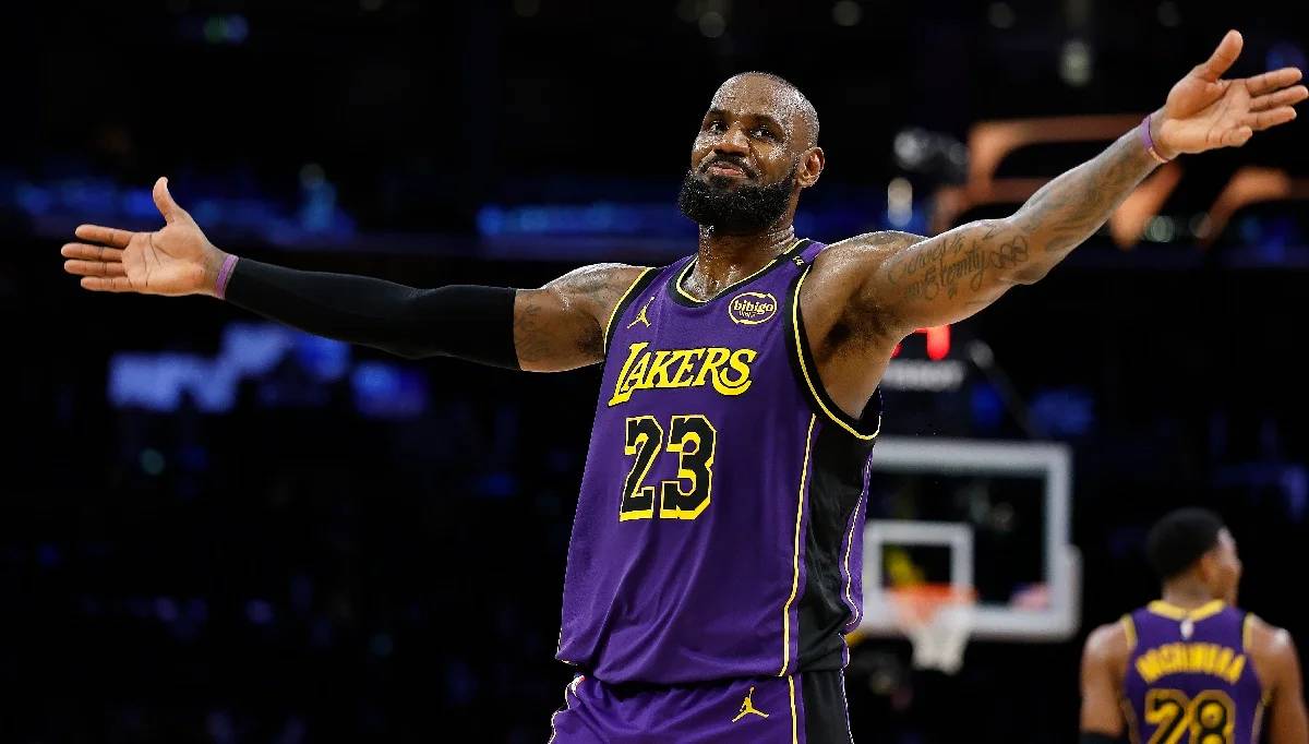 Леброн Джеймс