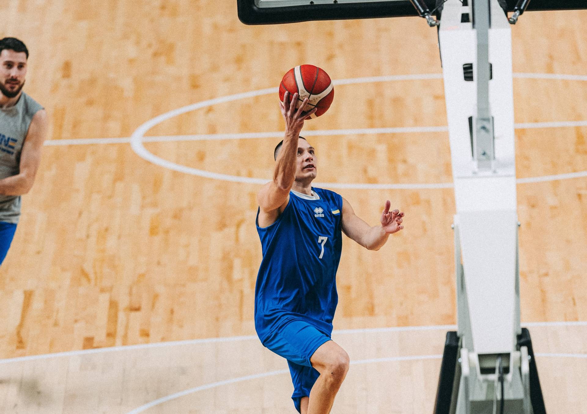 Денис Лукашов