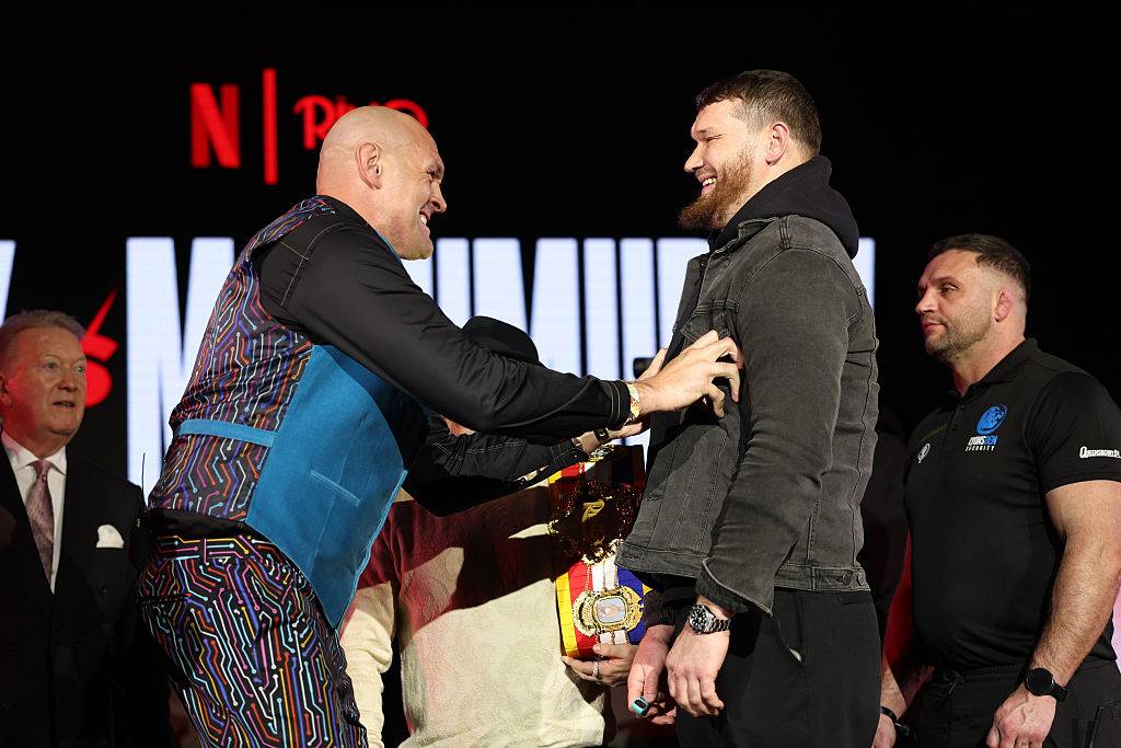 Ф'юрі і Махмудов