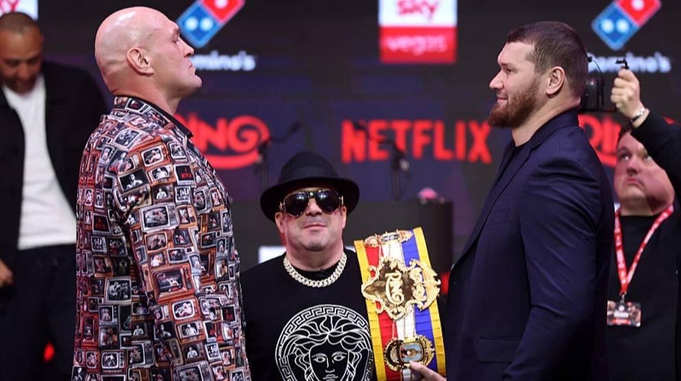 Ф'юрі і Махмудов