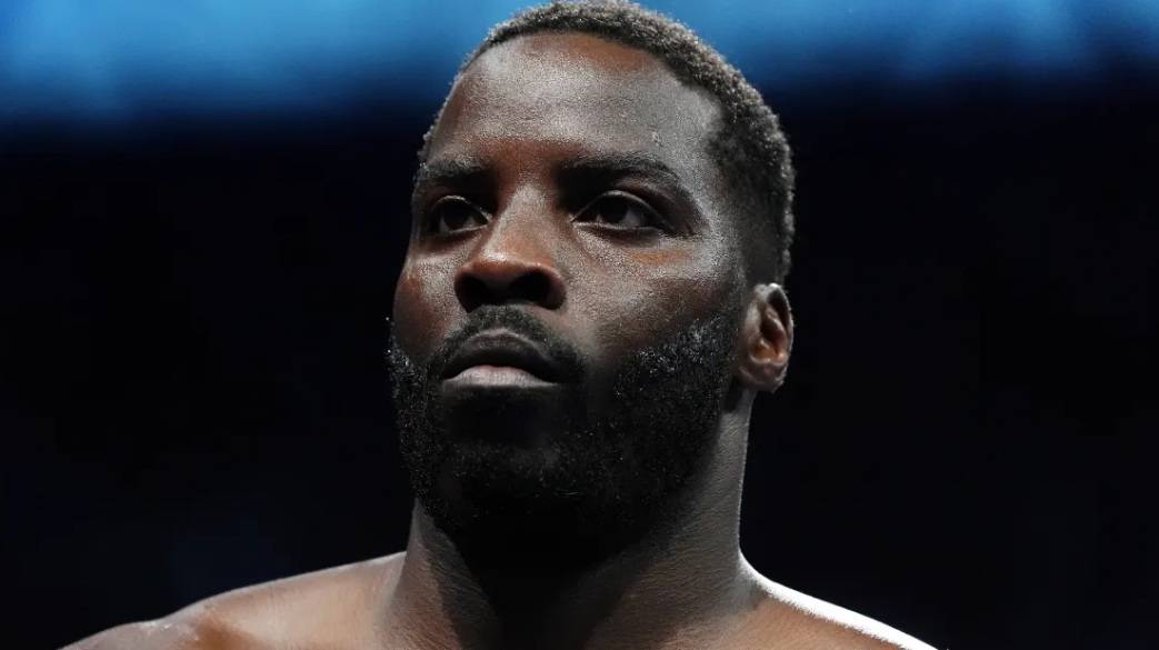 Лоуренс Околі