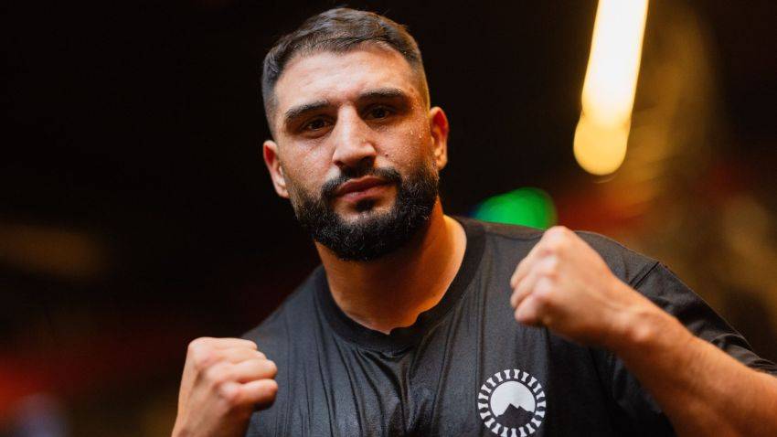 Агіт Кабаєл / Фото - Tapology