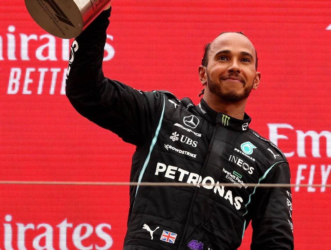 Хэмилтон начал переговоры по новому контракту с Mercedes