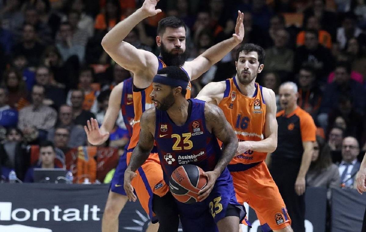 «Барселона» победила «Валенсию», «Фенербахче» выиграл у «Зенита»