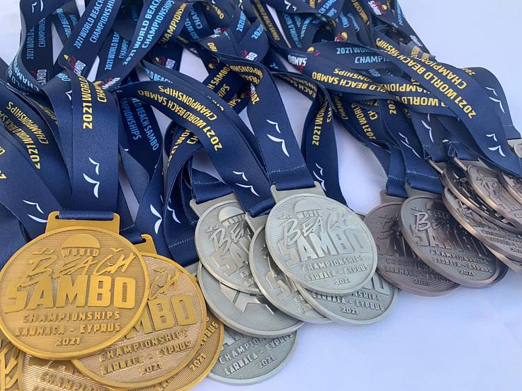 Збірна України завоювала вісім медалей на чемпіонаті світу з пляжного самбо