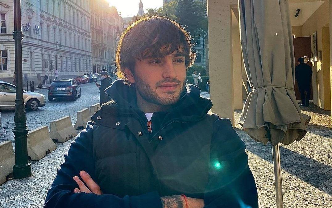 Дискваліфікований ексгравець «Полісся» прийшов на товариську гру з букетом квітів для арбітрині