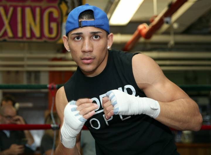  Лопес показал удивительную  тренировку с трюками на скакалке