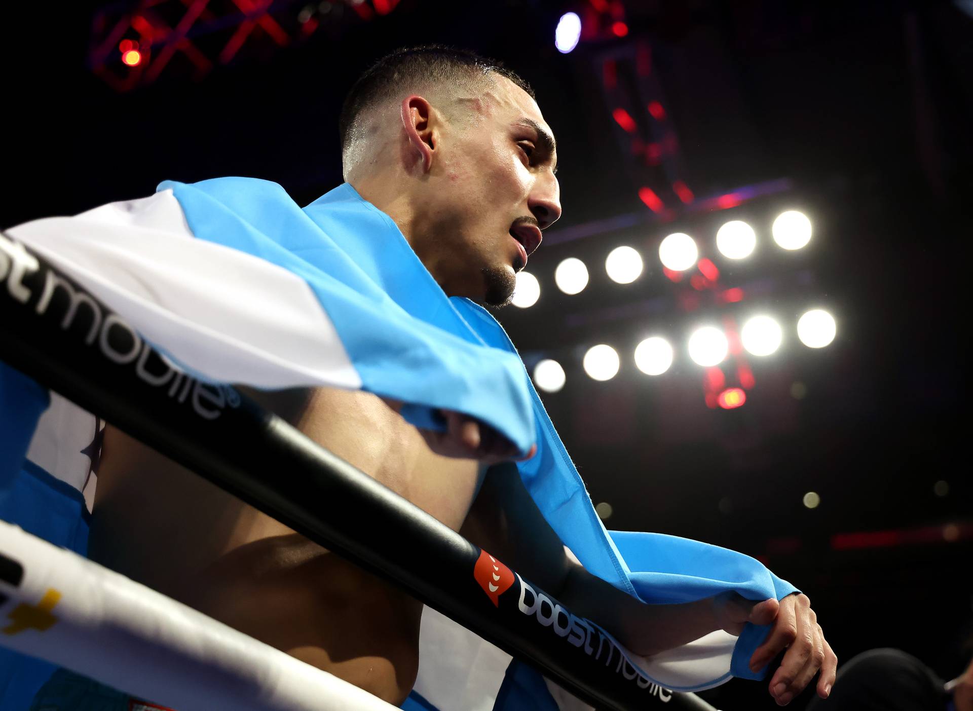 Стало відомо, коли вирішиться доля титулів WBO Лопеса та Джермелла Чарло 