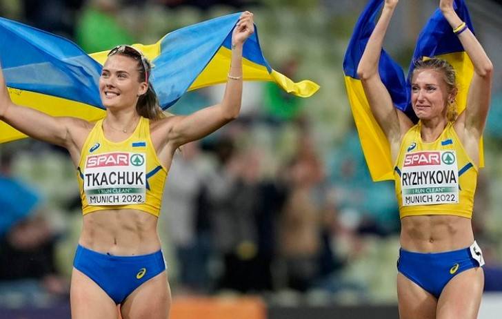 Рижикова і Ткачук вийшли в півфінал ЧС-2023