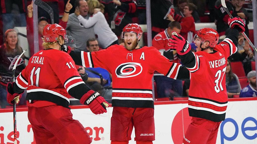 Голевая феерия в матче «Виннипег» — «Каролина», «Лос-Аджелес» в овертайме переиграл «Бостон»