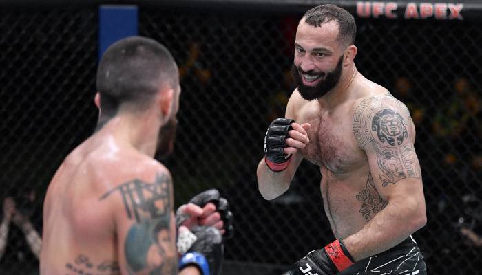 Долідзе дебютував в середньому дивізіоні UFC з перемоги