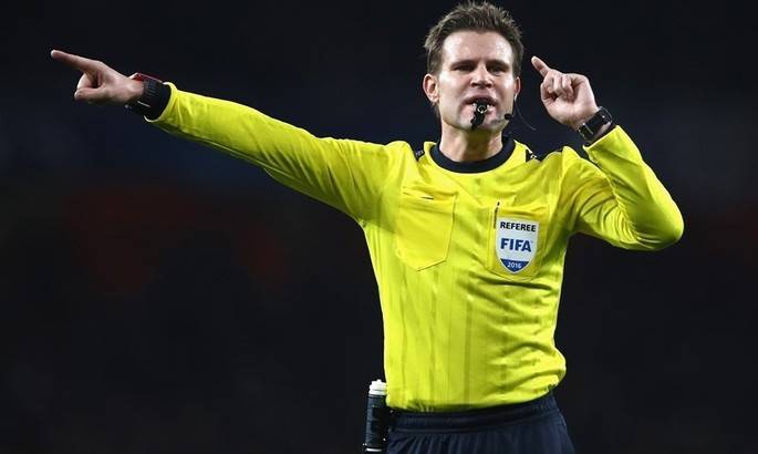 Стали известны арбитры, которые обслужат ближайшие матчи в 1/8 Лиги чемпионов
