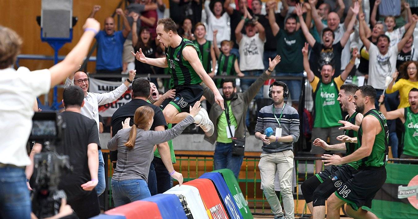 Дичайший баззер принес победу испанской команде в матче Еврокубка. Видео момента