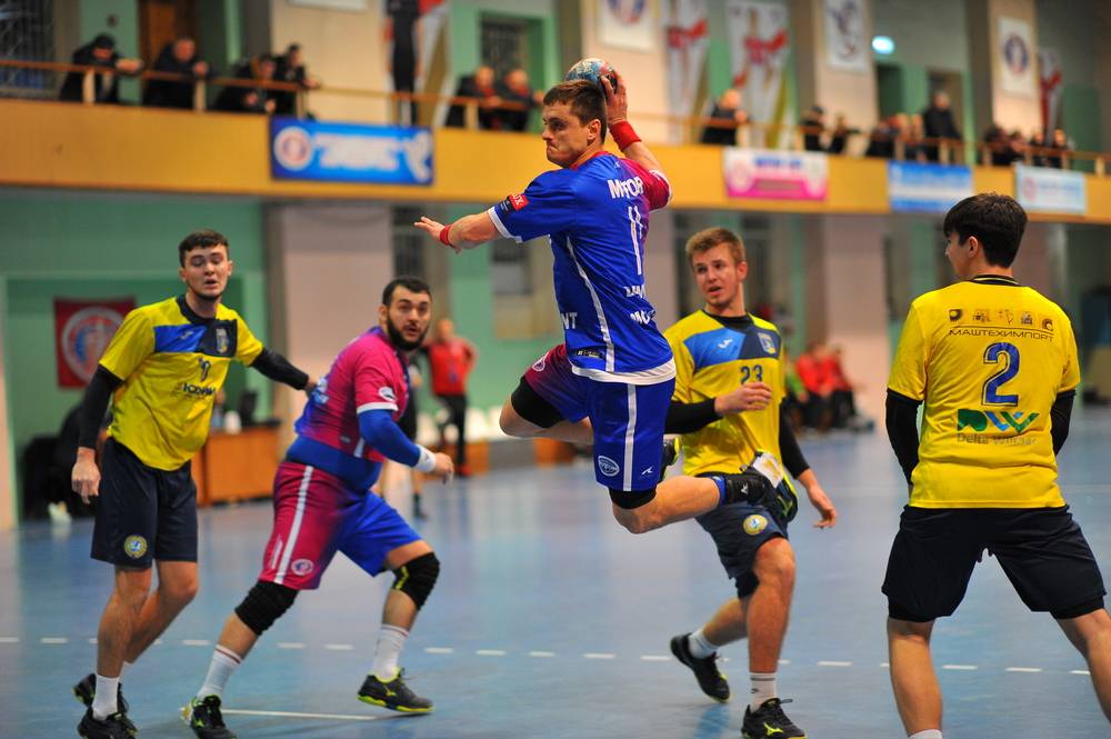 «Мотор» вернулся на первое место
