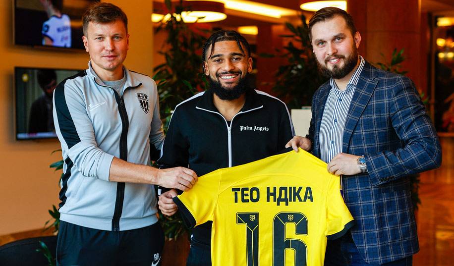 Не тот! Французский левый защитник Тео усилил Александрию