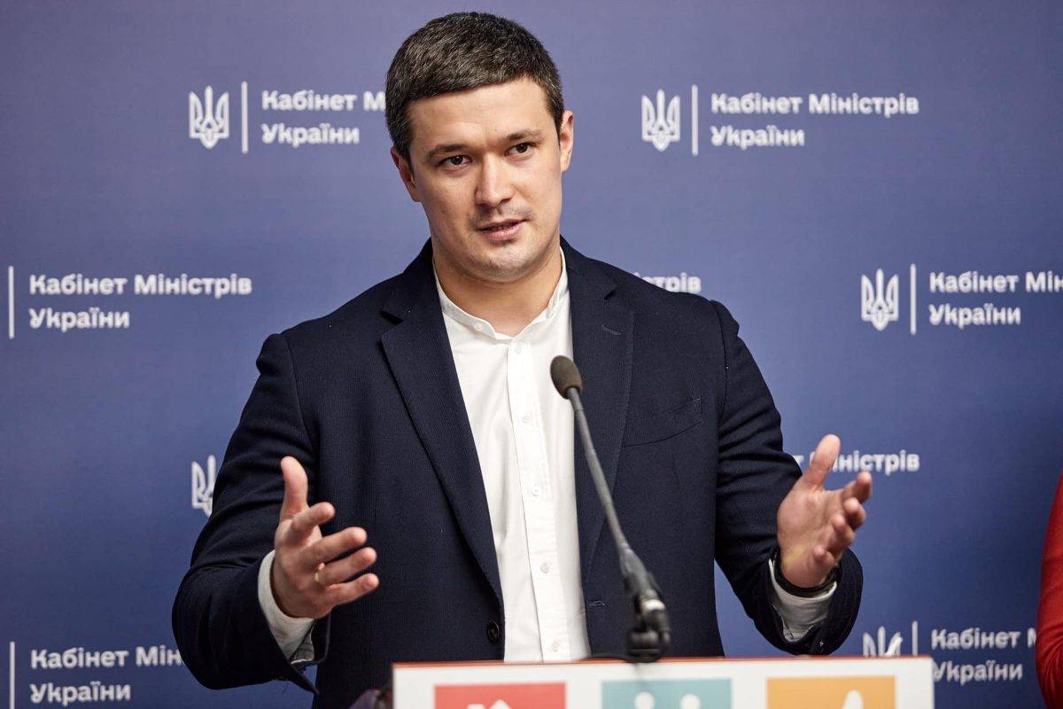 Михайло Федоров: «Запустили відбудову від UNITED24 в Гостомелі, Ірпені та інших містах. Шевченко відповідає за стадіон, Усик – за будинок»