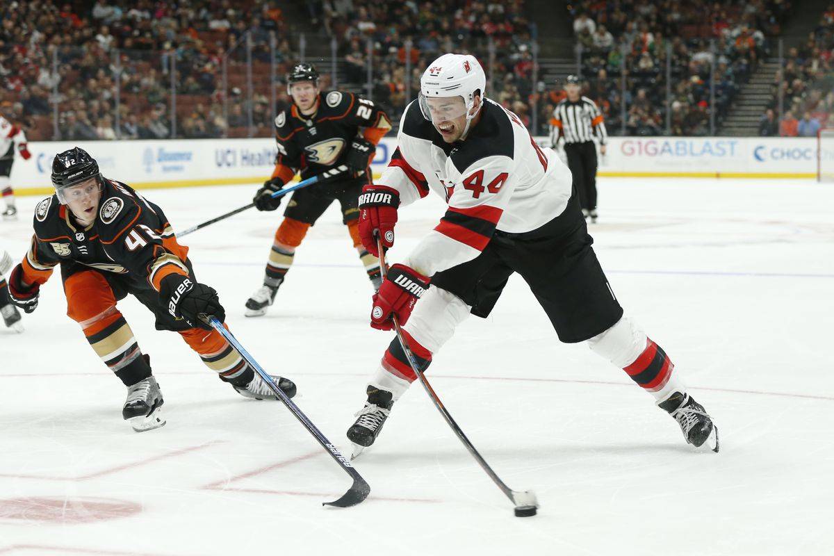 «Нью-Джерси» в гостях обыграл «Анахайм», «Вашингтон» перестрелял «Миннесоту»