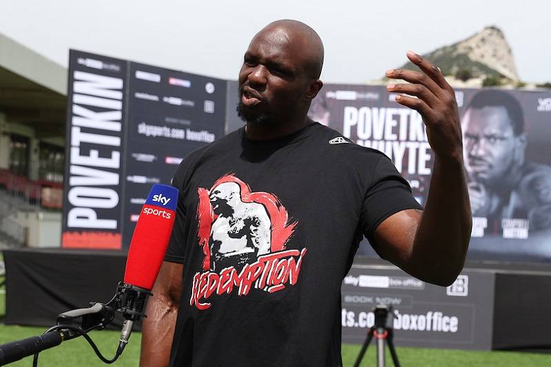 Тимчасовий чемпіон WBC Уайт і володар титулу WBO Околи проведуть наступні поєдинки в кінці літа