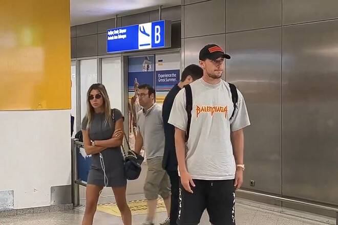 Яремчук вже в Греції для підписання контракту з Олімпіакосом