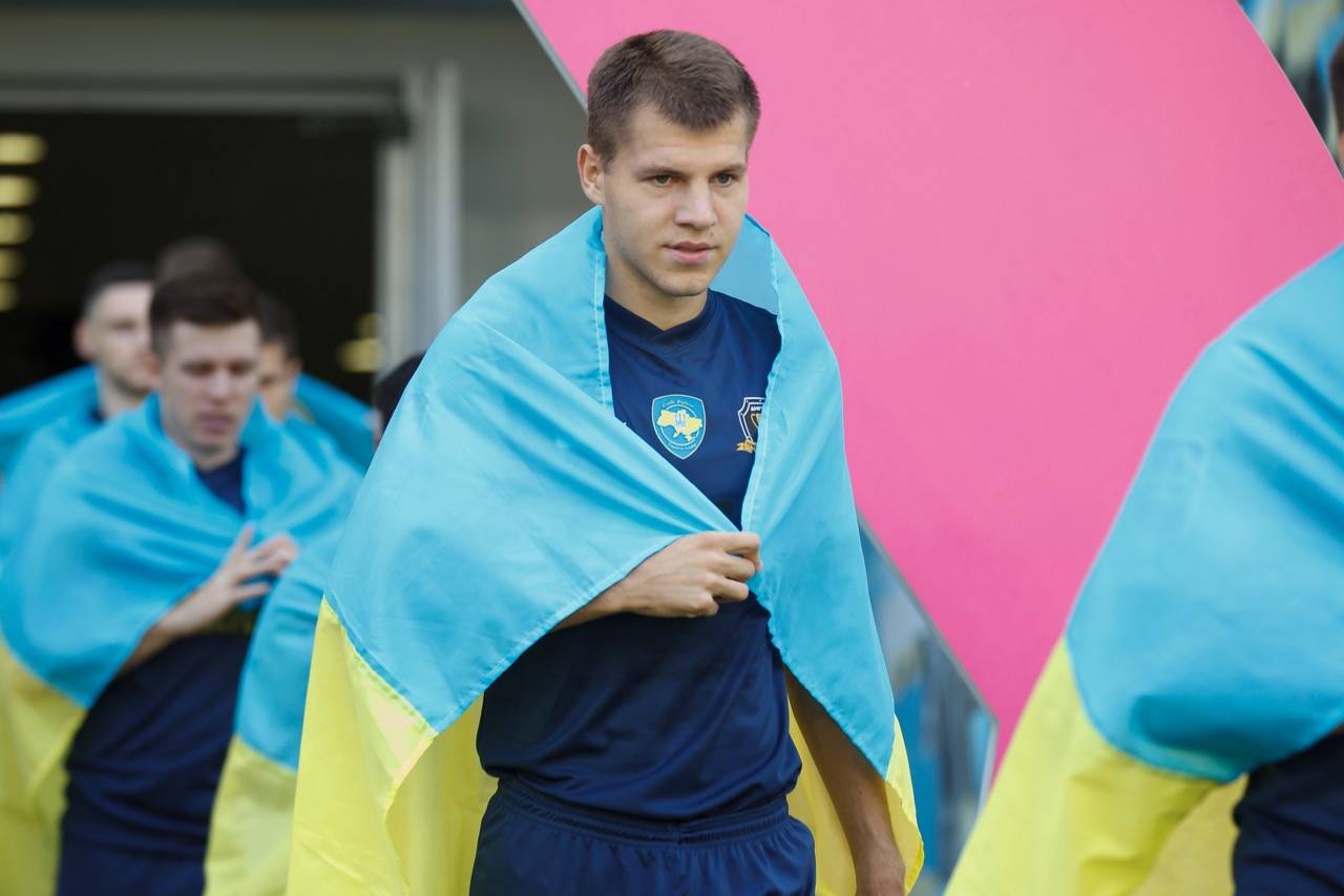 Ледь не завершив кар’єру в 16 років, а зараз він найкращий захисник України. Неймовірна історія гравця Дніпра-1